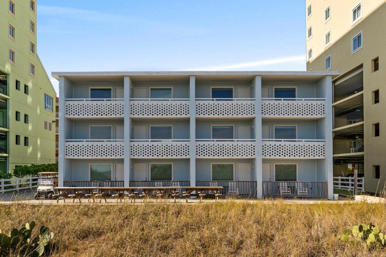 Blue Mist Villas Unit 301 Is A 3Rd Floor Oceanfront Condo In Cherry Grove Nmb Myrtle Beach Exterior photo